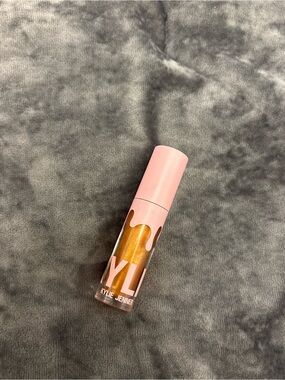 Kyle cosmetics lip gloss